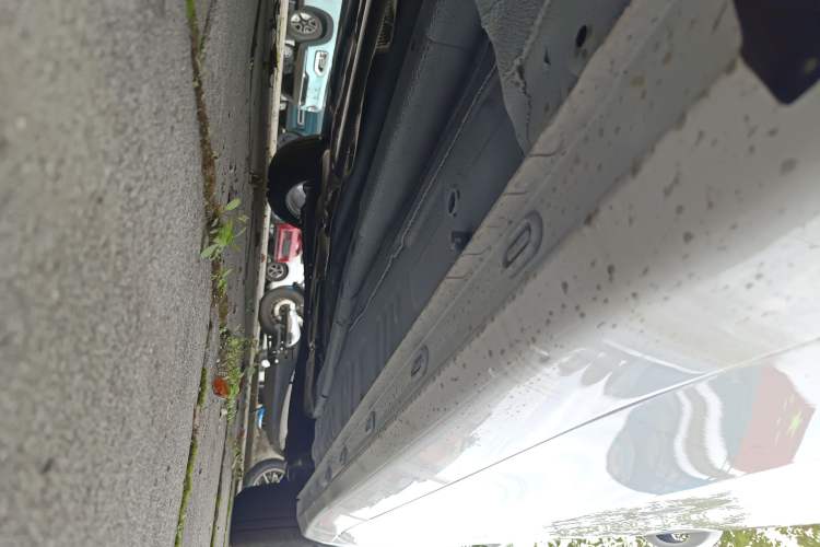 Used Roewe i5 2023 1.5L CVT Luxury Edition Left Side Sill