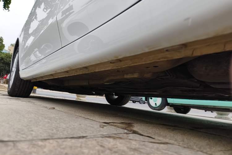 Used Roewe i5 2023 1.5L CVT Luxury Edition Left Side Sill