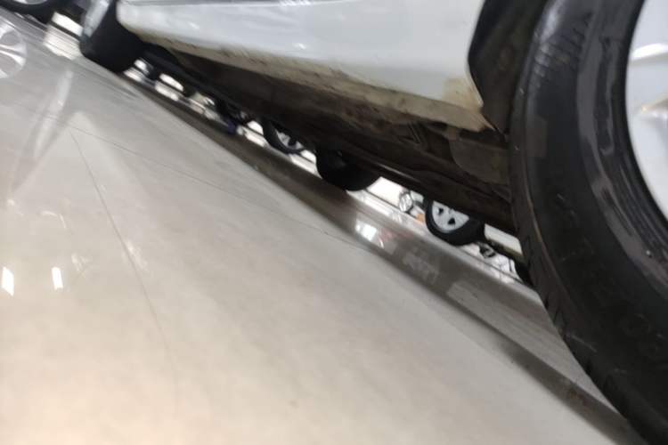 Used Roewe i5 2023 1.5L Manual Comfort Edition Left Side Sill