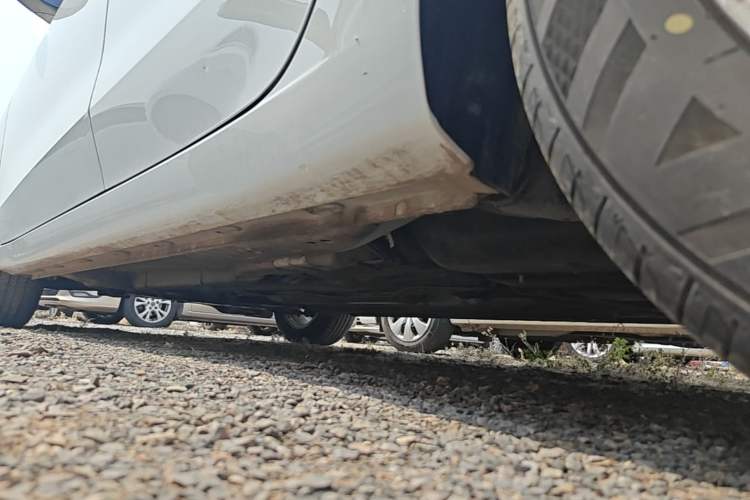 Used Roewe i5 2023 1.5L CVT Luxury Edition Left Side Sill