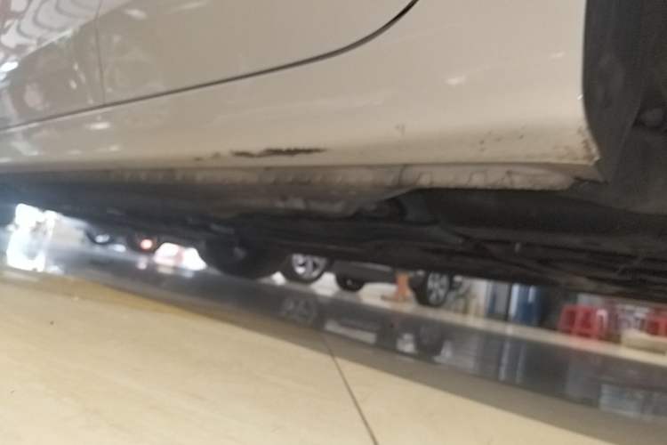 Used Roewe i5 2023 1.5L CVT Luxury Edition Left Side Sill