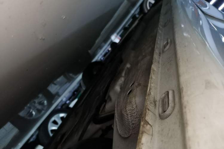 Used Roewe i5 2023 1.5L CVT Luxury Edition Left Side Sill