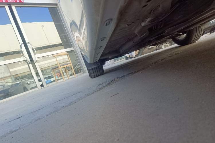 Used Roewe i5 2023 1.5L Manual Comfort Edition Left Side Sill