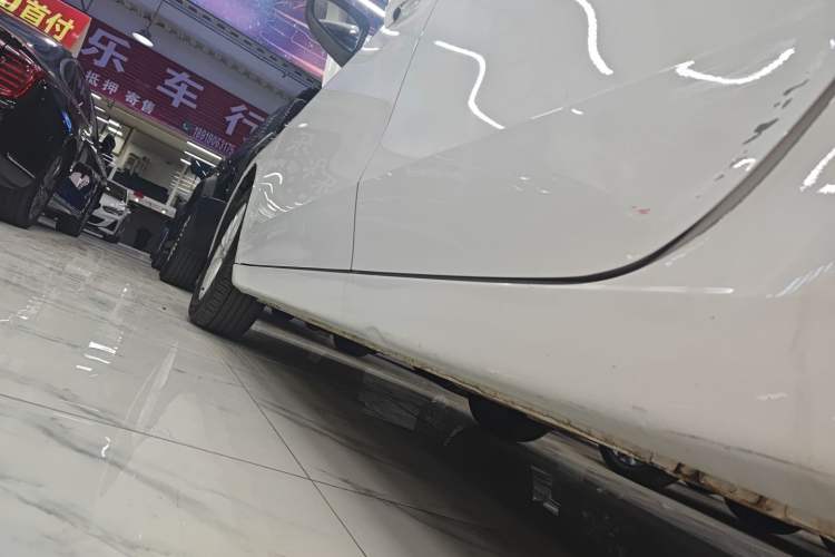 Used Roewe i5 2023 1.5L CVT Luxury Edition Left Side Sill