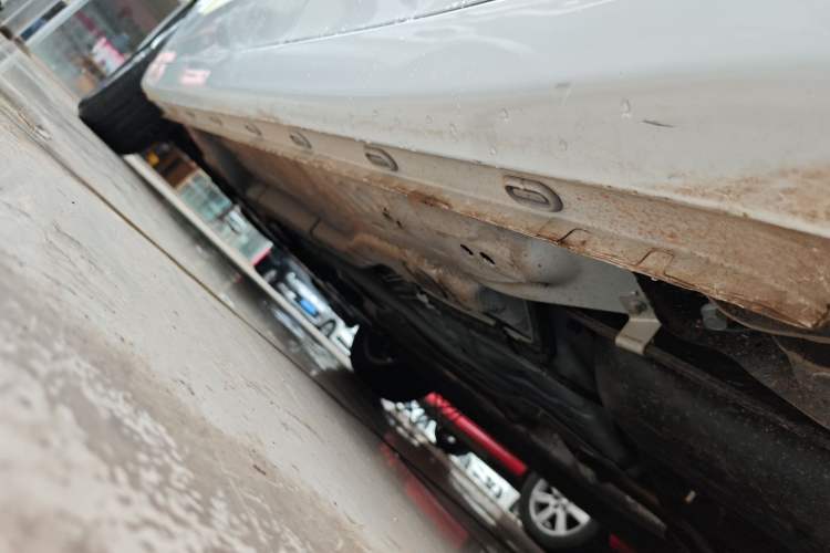 Used Roewe i5 2023 1.5L Manual Comfort Edition Left Side Sill