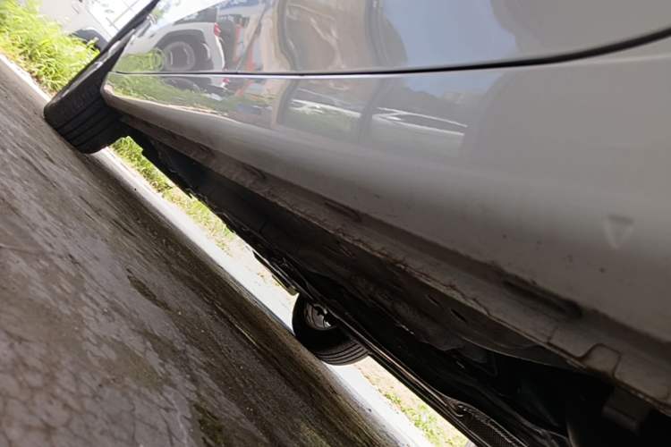 Used Roewe i5 2023 1.5L Manual Comfort Edition Left Side Sill