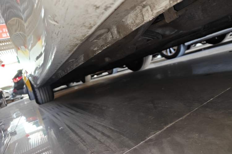 Used Roewe i5 2023 1.5L Manual Comfort Edition Left Side Sill