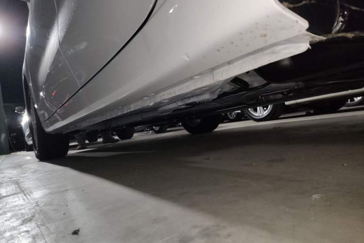Used Roewe i5 2023 1.5L CVT Luxury Edition Left Side Sill