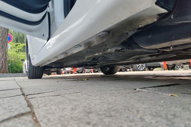 Used Roewe i5 2023 1.5L CVT Luxury Edition Left Side Sill