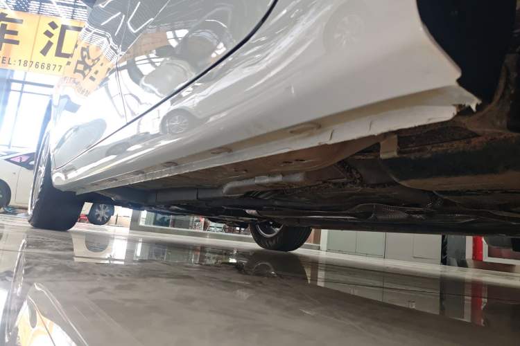Used Roewe i5 2023 1.5L Manual Comfort Edition Left Side Sill