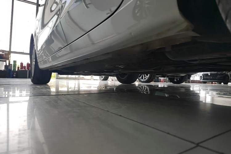 Used Roewe i5 2023 1.5L Manual Excellence Edition Left Side Sill