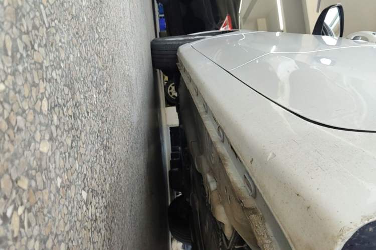 Used Roewe i5 2023 1.5L CVT Luxury Edition Left Side Sill