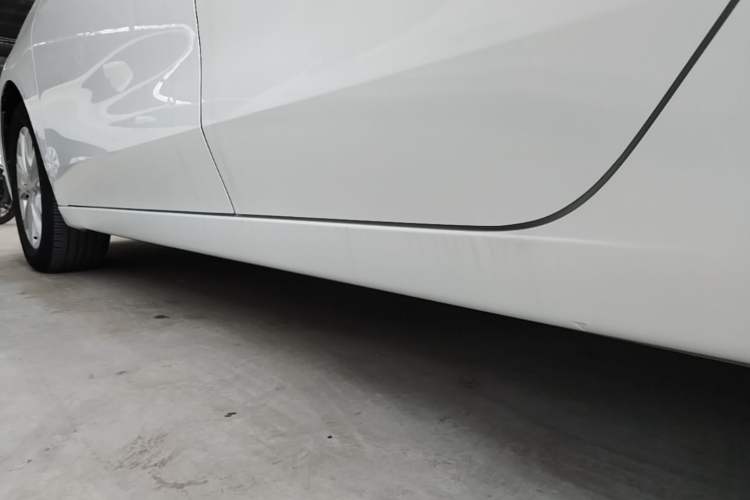 Used Roewe i5 2023 1.5L Manual Excellence Edition Left Side Sill
