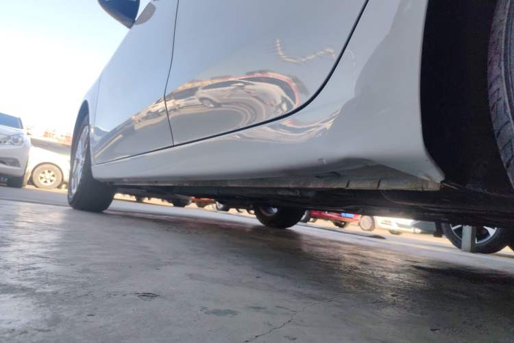 Used Roewe i5 2023 1.5L CVT Luxury Edition Left Side Sill