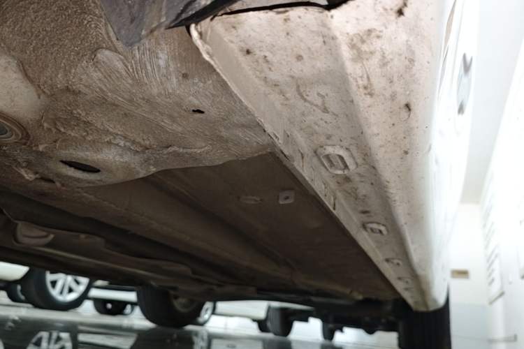 Used Roewe i5 2023 1.5L Manual Comfort Edition Left Side Sill
