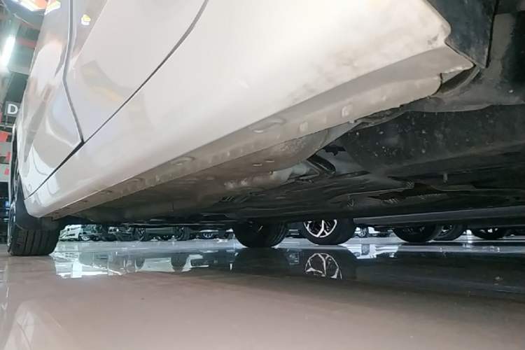 Used Roewe i5 2023 1.5L CVT Luxury Edition Left Side Sill