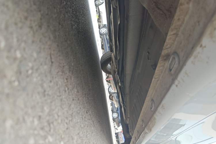 Used Roewe i5 2023 1.5L CVT Luxury Edition Left Side Sill