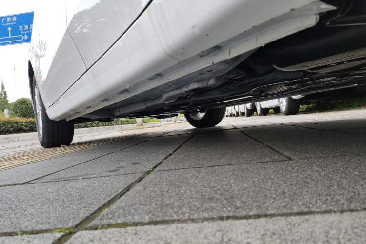 Used Roewe i5 2023 1.5L CVT Luxury Edition Left Side Sill