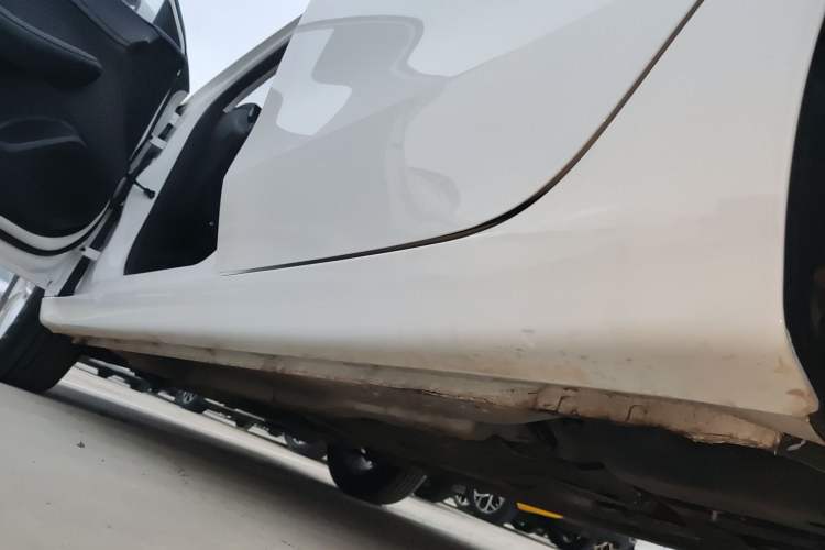 Used Roewe i5 2023 1.5L CVT Luxury Edition Left Side Sill