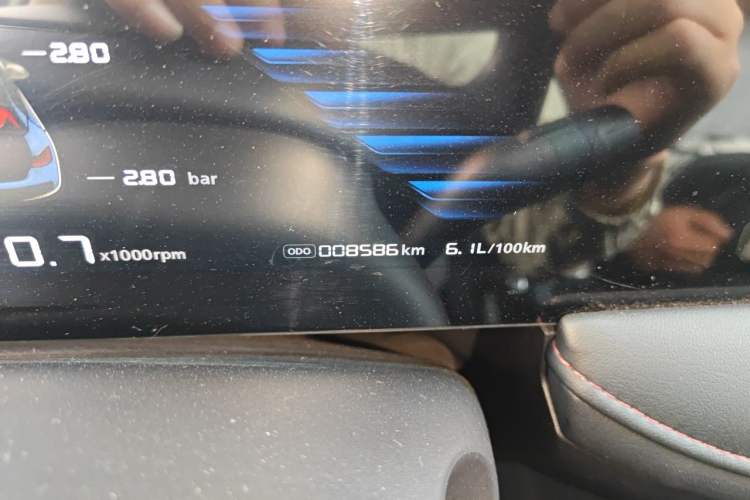 Used Roewe i5 2023 1.5L Manual Comfort Edition Odometer Close Up