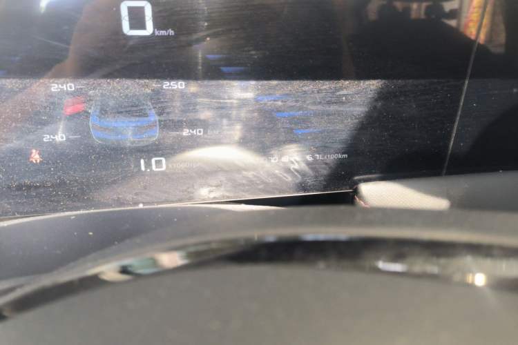Used Roewe i5 2023 1.5L Manual Comfort Edition Odometer Close Up