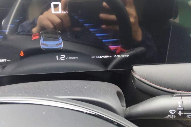 Used Roewe i5 2023 1.5L Manual Comfort Edition Odometer Close Up