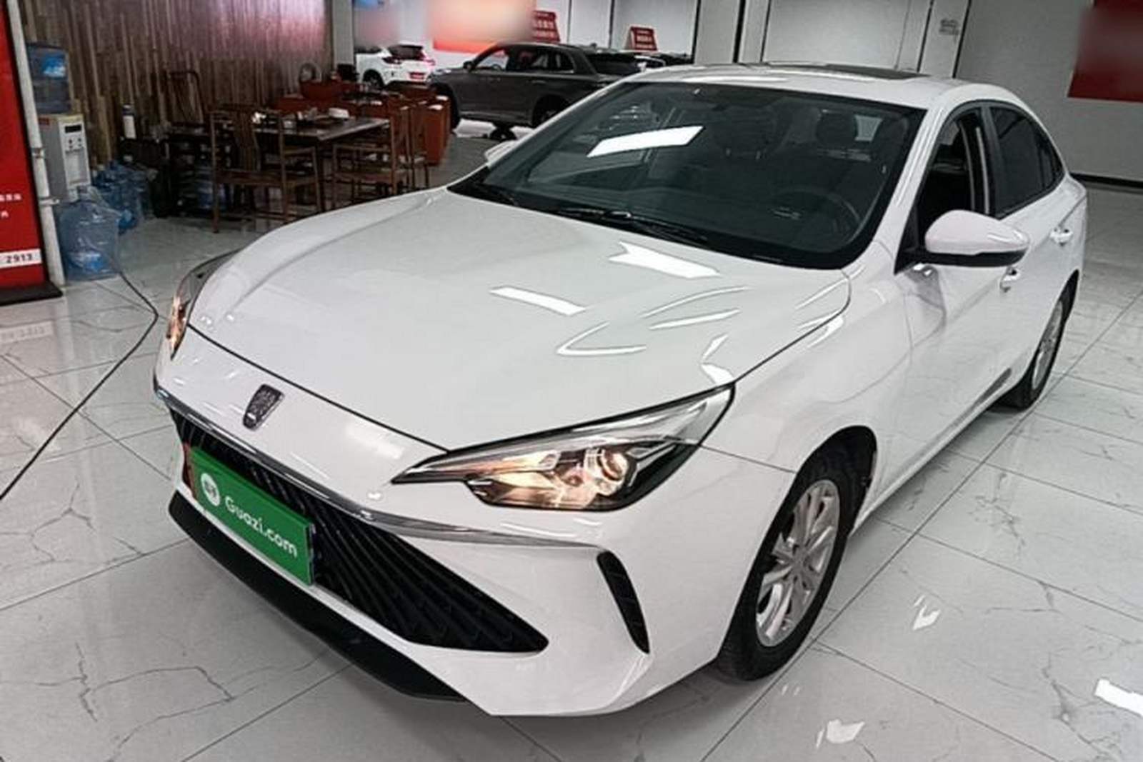 Фото Roewe с площадки