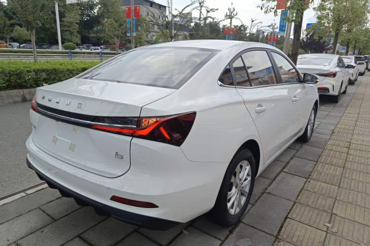 Used Roewe i5 2023 1.5L CVT Luxury Edition Rear Right 45 Deg