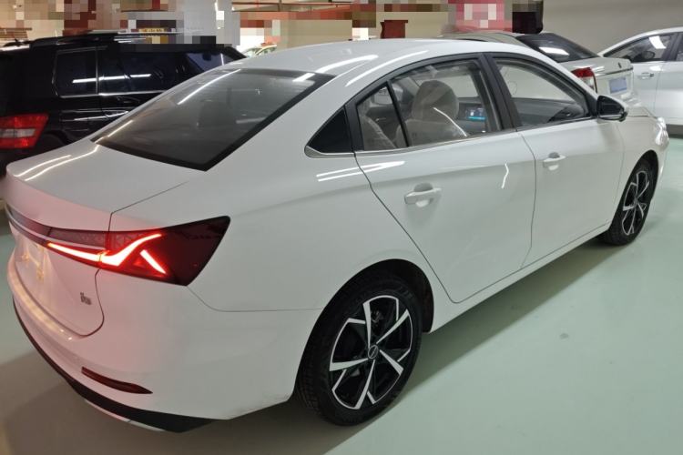 Used Roewe i5 2023 1.5L CVT Luxury Edition Rear Right 45 Deg