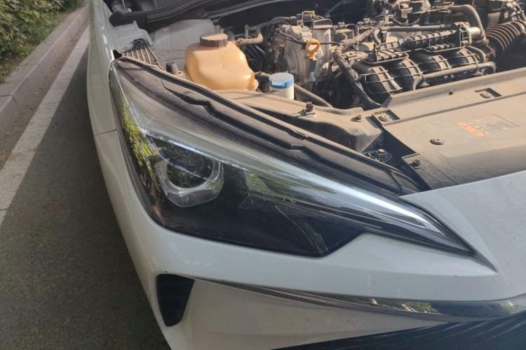 Used Roewe i5 2023 1.5L Manual Comfort Edition Right Front Headlight