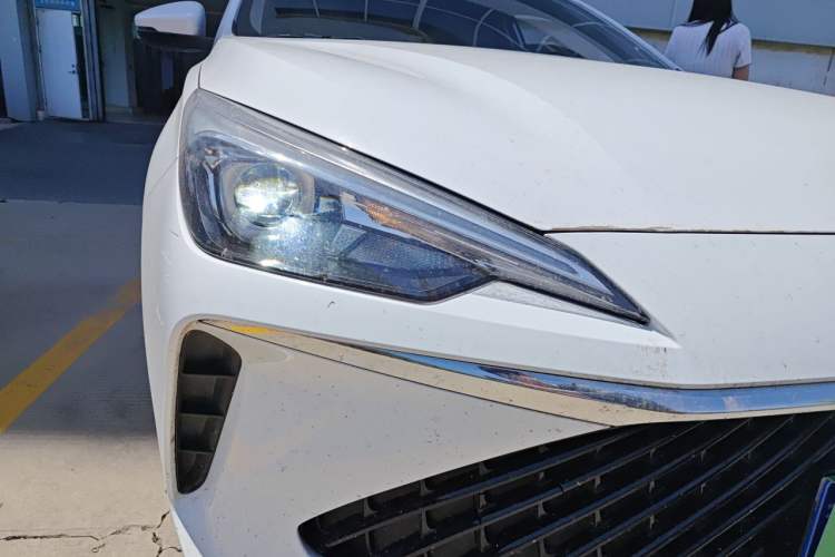 Used Roewe i5 2023 1.5L Manual Comfort Edition Right Front Headlight