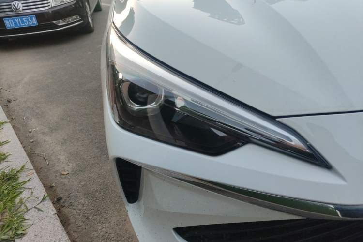 Used Roewe i5 2023 1.5L Manual Comfort Edition Right Front Headlight