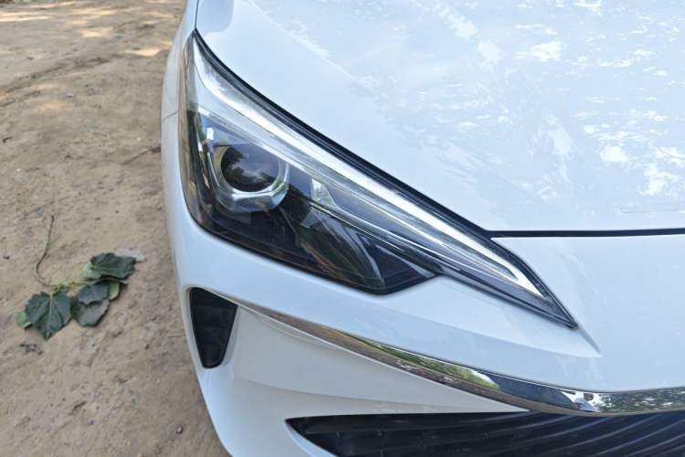 Used Roewe i5  Right Front Headlight