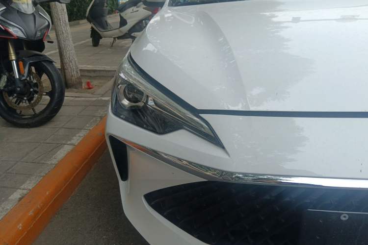 Used Roewe i5 2023 1.5L Manual Comfort Edition Right Front Headlight