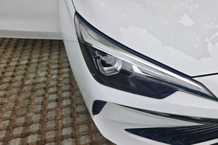 Used Roewe i5 2023 1.5L CVT Luxury Edition Right Front Headlight