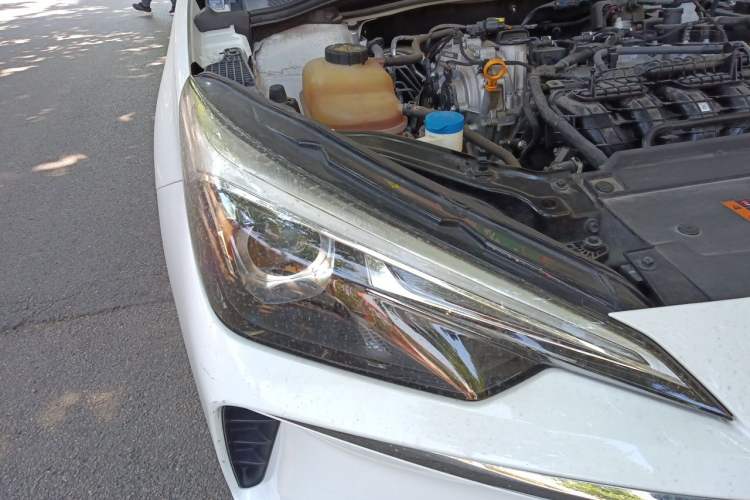 Used Roewe i5 2023 1.5L Manual Comfort Edition Right Front Headlight