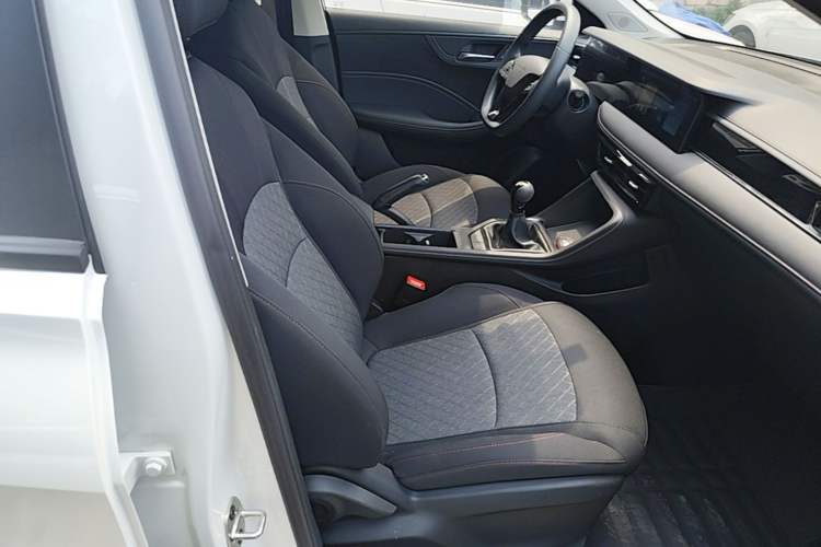 Used Roewe i5 2023 1.5L Manual Comfort Edition Right Front Seat
