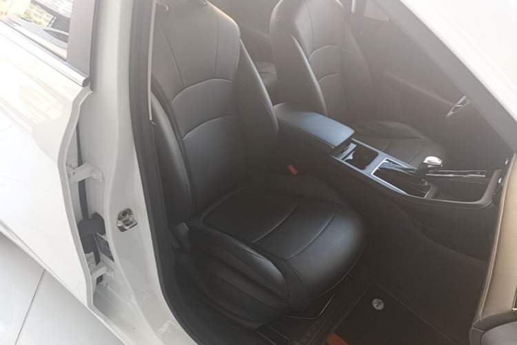 Used Roewe i5 2023 1.5L CVT Luxury Edition Right Front Seat