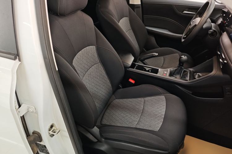 Used Roewe i5 2023 1.5L Manual Comfort Edition Right Front Seat