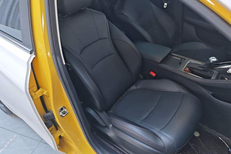 Used Roewe i5 2023 1.5L CVT Flagship Edition Right Front Seat
