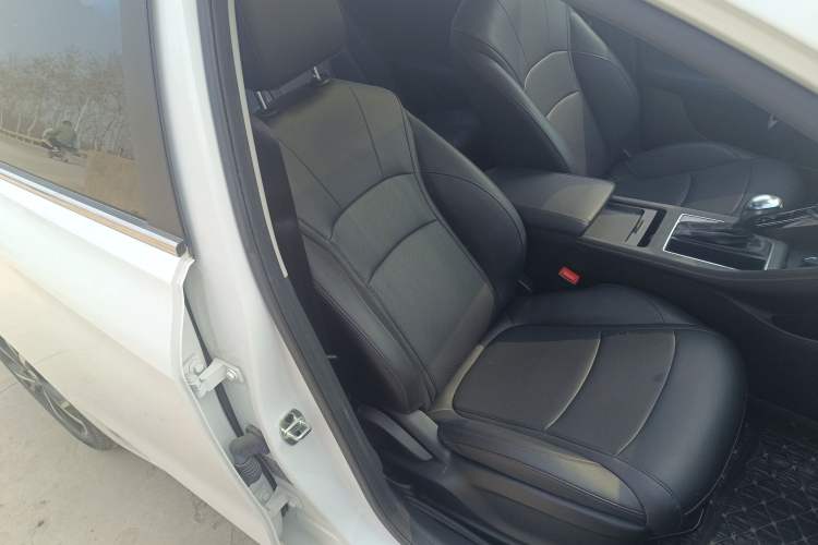 Used Roewe i5 2023 1.5L CVT Luxury Edition Right Front Seat