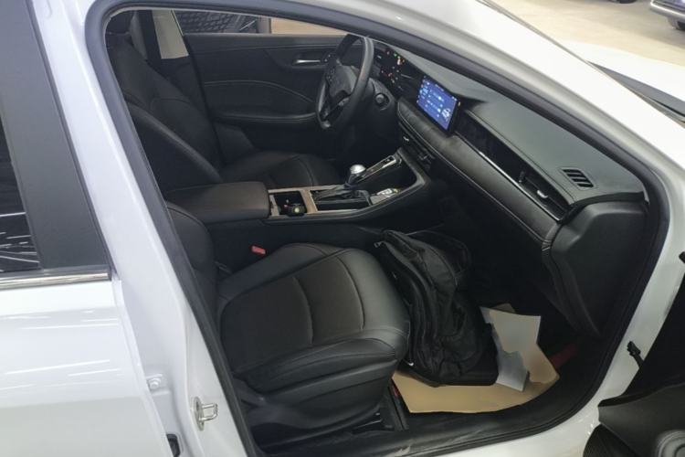 Used Roewe i5 2023 1.5L CVT Luxury Edition Right Front Seat