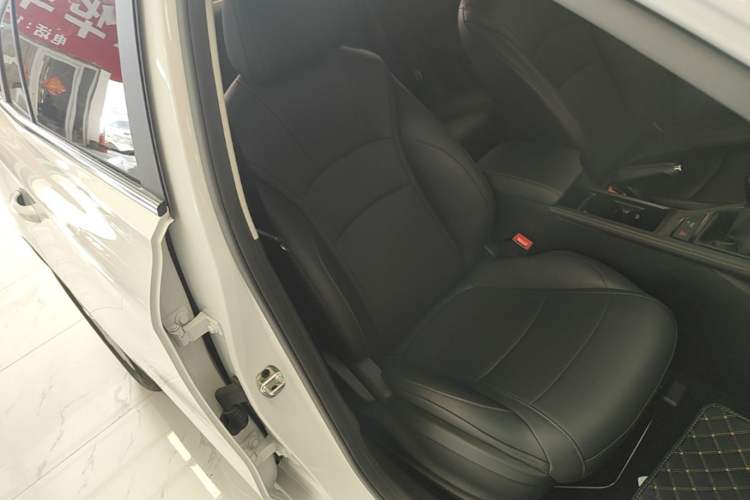 Used Roewe i5 2023 1.5L Manual Excellence Edition Right Front Seat