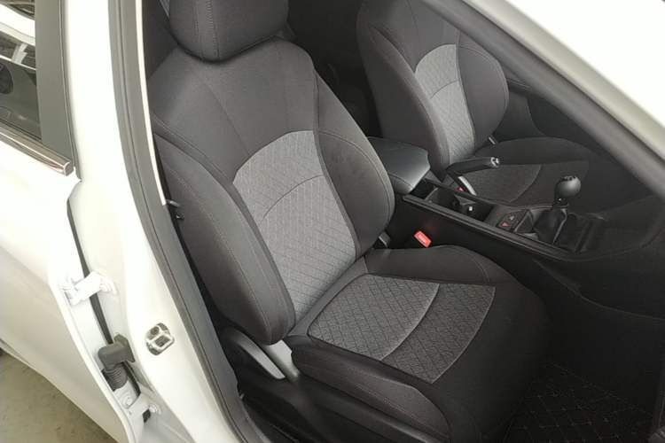 Used Roewe i5 2023 1.5L Manual Comfort Edition Right Front Seat