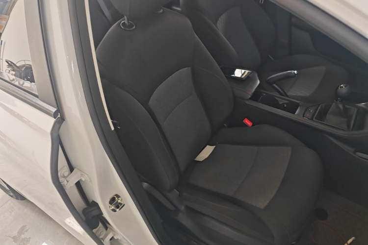 Used Roewe i5 2023 1.5L Manual Comfort Edition Right Front Seat