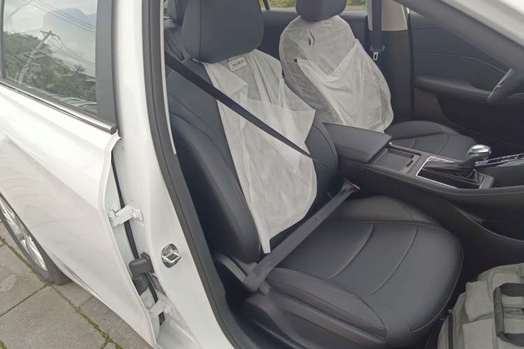 Used Roewe i5 2023 1.5L CVT Luxury Edition Right Front Seat