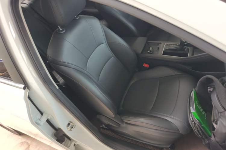Used Roewe i5 2023 1.5L CVT Luxury Edition Right Front Seat