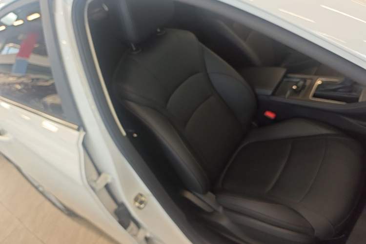 Used Roewe i5 2023 1.5L CVT Luxury Edition Right Front Seat