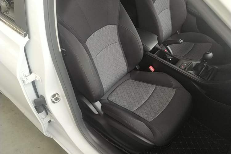 Used Roewe i5 2023 1.5L Manual Comfort Edition Right Front Seat
