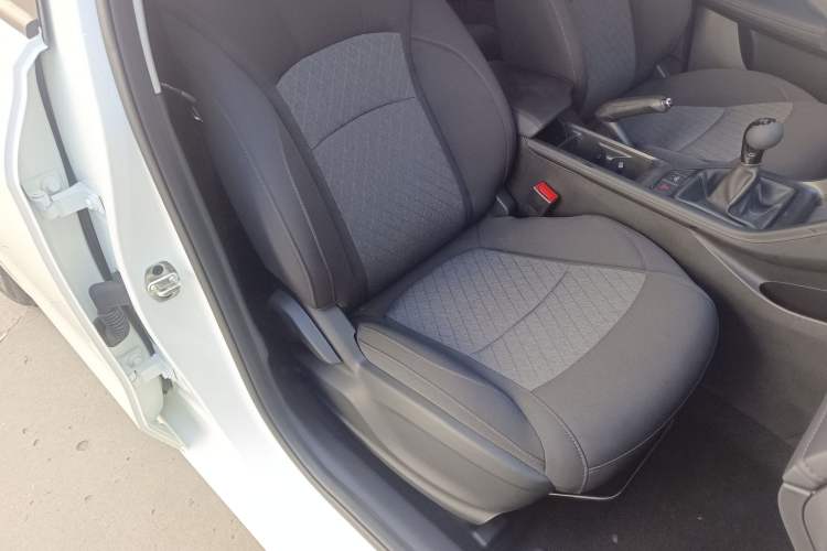 Used Roewe i5 2023 1.5L Manual Comfort Edition Right Front Seat
